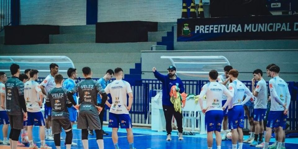 Vélez Camaquã viaja a Minas Gerais para enfrentar o Cruzeiro pela LNF 2025
