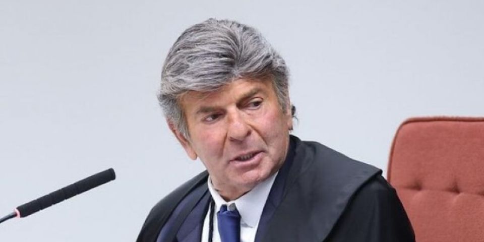 Fux vota para que Bolsonaro seja absolvido por todos os crimes