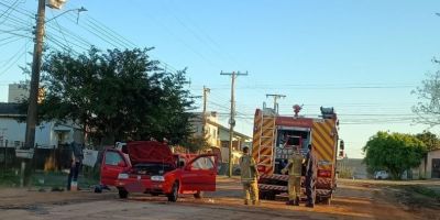 Corpo de Bombeiros Militar controla princípio de incêndio em veículo em Camaquã