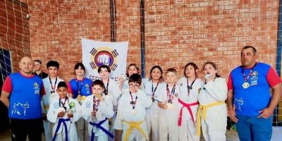 Escola Serratte de Artes Marciais, de Camaquã, participa de Super Festival Citadino de Taekwondo em Rio Grande