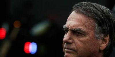 Defesa pede revogação de medidas cautelares contra Jair Bolsonaro