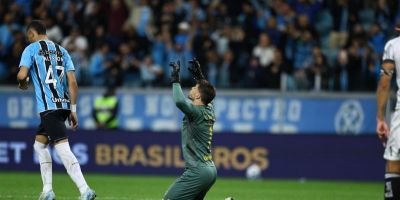 Tiago Volpi marca no fim mais uma vez e Grêmio empata com o Botafogo no Brasileirão