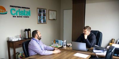 Prefeito de Cristal recebe gerente regional da CEEE Equatorial