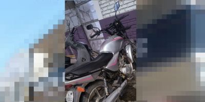 Moto é furtada de estacionamento de supermercado no centro de Camaquã