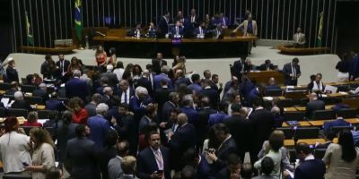 Câmara aprova isenção do IR para quem ganha até R$ 5 mil