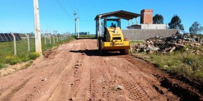 Prefeitura de Camaquã realiza melhorias nas estradas do Banhado do Meio e da São Pedro