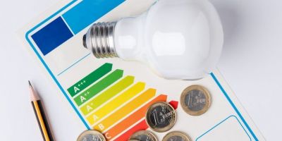 Economia de energia: aumento de 250% nas buscas reflete impacto do calor e da bandeira vermelha nas contas