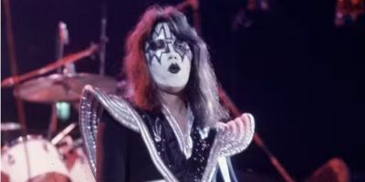 Ace Frehley, histórico guitarrista do Kiss, morre aos 74 anos