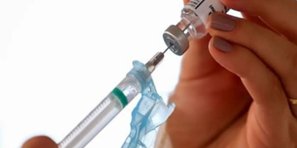 Brasil e Índia firmam acordo para fortalecer produção de vacinas