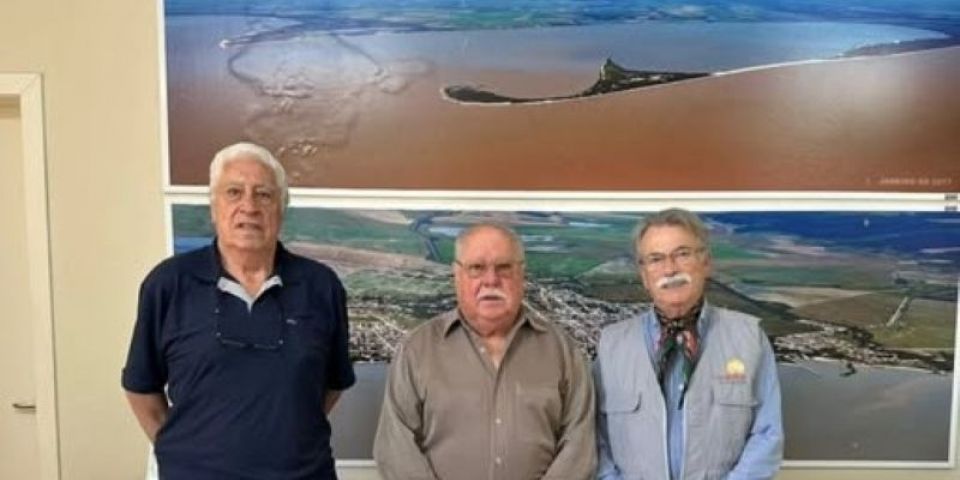 Prefeito de Tapes recebe visita de representantes da 26ª Edição da Cavalgada Cultural da Costa Doce