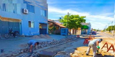 Prefeitura de Tapes realiza manutenção no calçamento da Rua Otávio Job