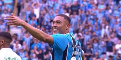 Com três gols de Carlos Vinícius, Grêmio vence o Juventude por 3 a 1 pelo Brasileirão