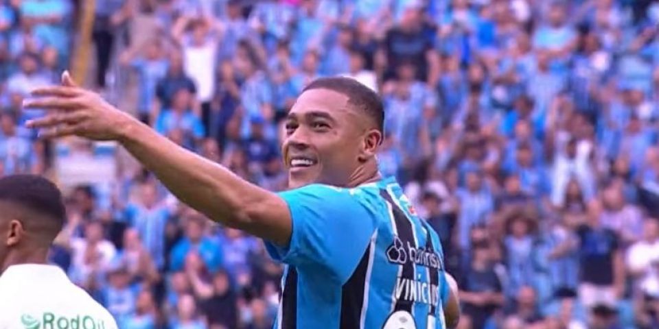 Com três gols de Carlos Vinícius, Grêmio vence o Juventude por 3 a 1 pelo Brasileirão
