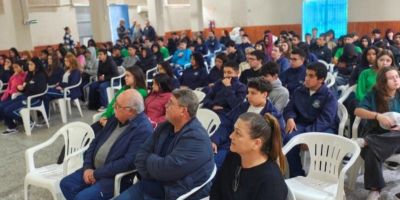 Com a presença de autoridades, palestra sobre educação marítima é realizada em Tapes