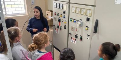 Estudantes da Escola Cívico Militar José Divino Pereira Barbosa de Tapes conhecem estação de tratamento de água da Corsan