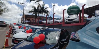 FOTOS E VÍDEOS: venha adquirir ou trocar de carro no Feirão da Km Veículos em Camaquã