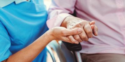 Tema da redação do Enem ajuda a debater etarismo, dizem professores 