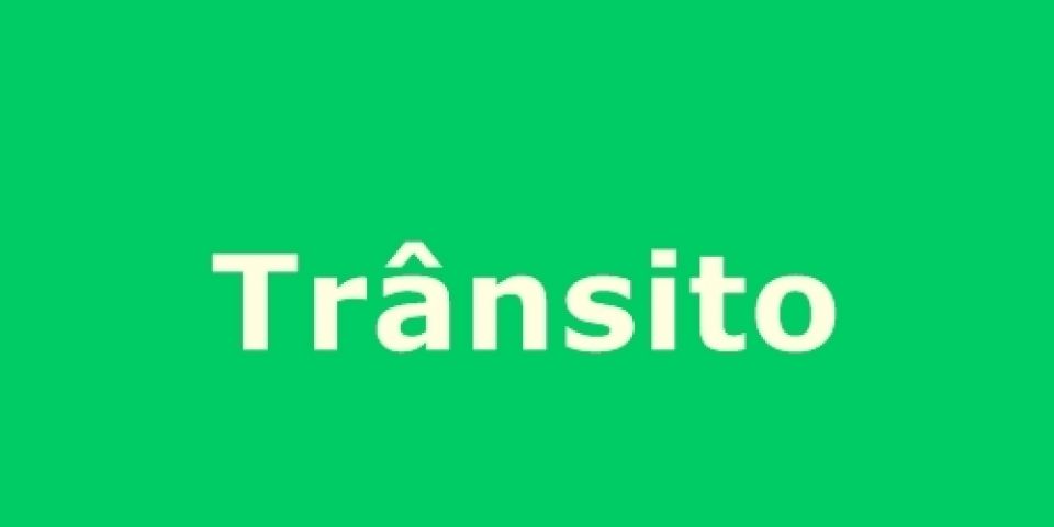 Camaquã - acidente de trânsito envolvendo ônibus e automóvel no centro da cidade