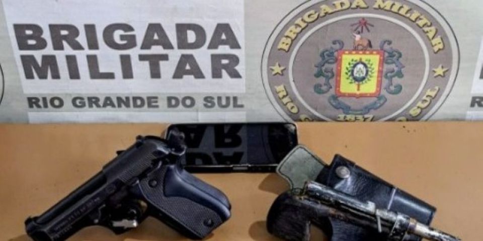 Homem de 53 anos é preso com duas armas e munições em Pelotas