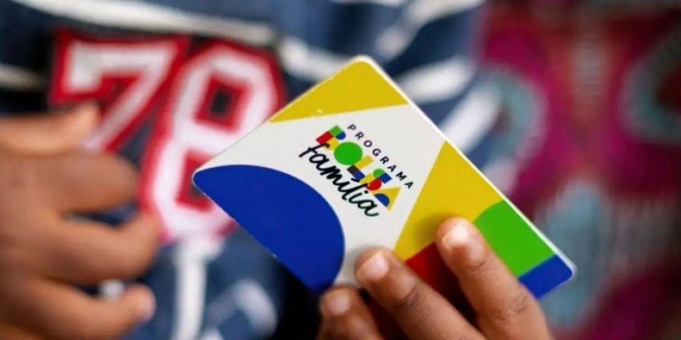 Caixa começa a pagar Bolsa Família de novembro