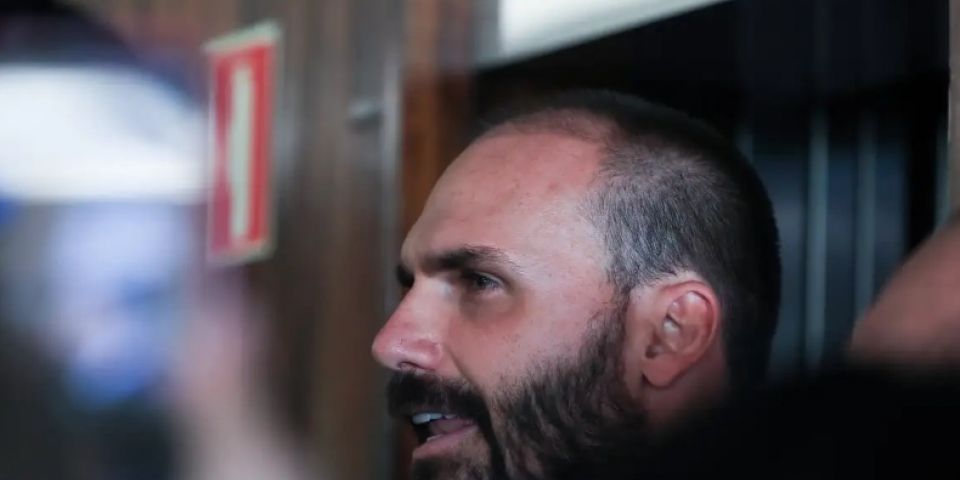 STF forma maioria para tornar Eduardo Bolsonaro réu no tarifaço