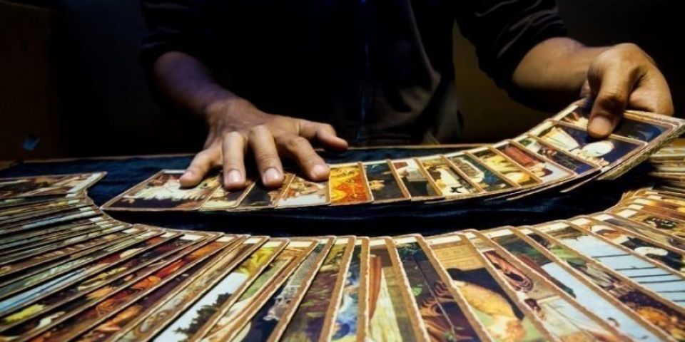 Leia a previsão de tarô para 16 a 22 de novembro de 2025