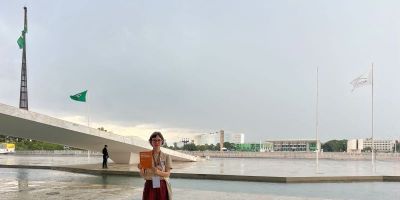 Agente Territorial de Cultura Ana Flor representa a região Centro-Sul do RS em ato de assinatura do novo Plano Nacional de Cultura com o presidente Lula