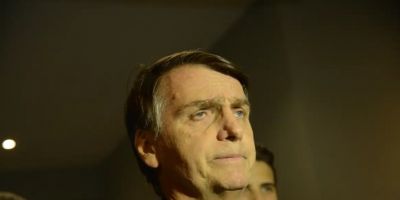 Defesa de Bolsonaro pede prisão domiciliar humanitária ao STF