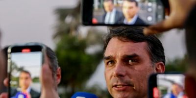 Moraes autoriza a visita dos filhos de Bolsonaro na PF