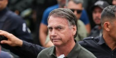 Primeira Turma do STF forma maioria para manter prisão de Bolsonaro