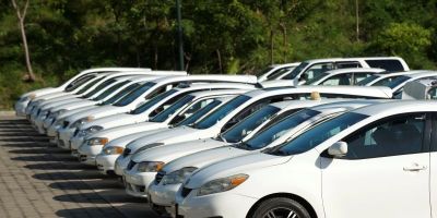 Consultoria aponta queda na compra de carros brancos