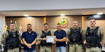 Policiais militares do 30º BPM recebem Moção Honrosa da Câmara Municipal de Vereadores de Cristal