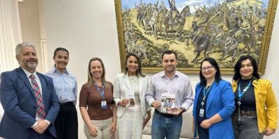 Prefeitura de Camaquã e Senac firmam parceria para capacitar professores em TEA e Libras