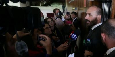 Por unanimidade, STF torna Eduardo Bolsonaro réu por atuação nos EUA