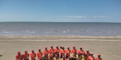 Corpo de Bombeiros Militar do RS realiza formaturas de guarda-vidas para a Operação Verão Total
