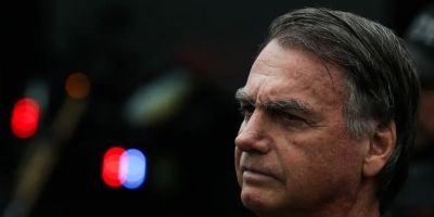 PL suspende atividades partidárias e salário de Bolsonaro