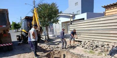Prefeitura de Camaquã realiza obra de ampliação da rede pluvial na Rua Manoel da Silva Pacheco