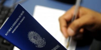 Taxa de desemprego cai para 5,4%, a menor desde 2012