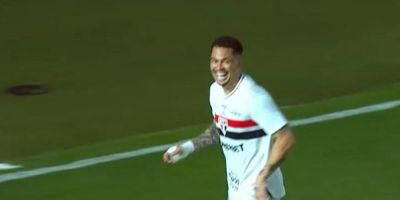 Inter perde para o São Paulo por 3 a 0 e se aproxima da segunda divisão
