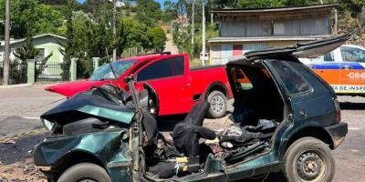Colisão frontal entre dois carros deixa três mortos na Serra Gaúcha