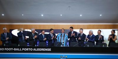 Odorico Roman toma posse como novo presidente do Grêmio