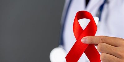 Dezembro Vermelho: conscientização, prevenção combinada e informação segura no combate ao HIV e outras ISTs