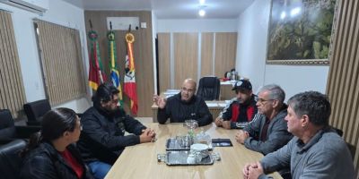 Prefeitura de Amaral Ferrador realiza reunião para definir ações emergenciais devido às fortes chuvas