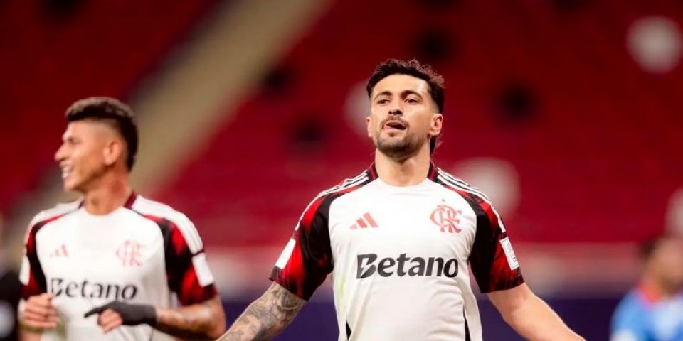 Arrascaeta brilha e Flamengo avança à semi da Copa Intercontinental