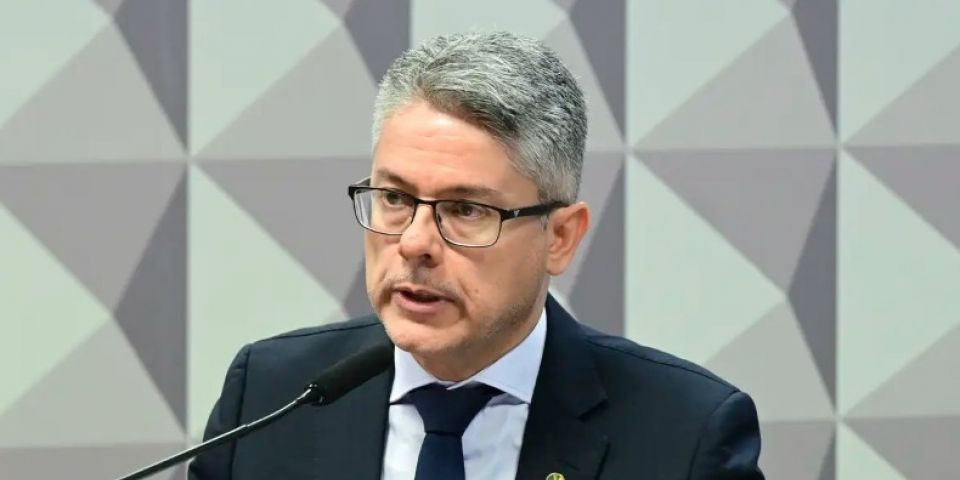 Senado aprova PL Antifacção com penas que podem chegar a 120 anos