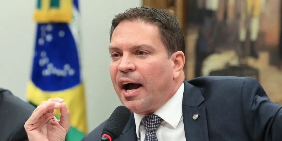 Moraes pede aos Estados Unidos extradição de Ramagem