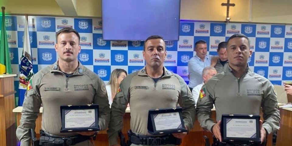 Policiais Militares do 30º BPM recebem homenagem em São Lourenço do Sul