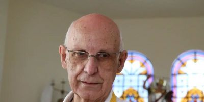 Igreja manda padre Júlio deixar de transmitir missas na internet