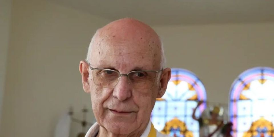 Igreja manda padre Júlio deixar de transmitir missas na internet