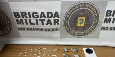 Mulher é presa em flagrante com cocaína, maconha e crack no bairro São Pedro, em Camaquã